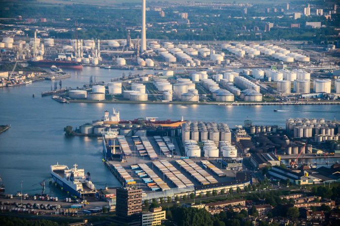 К 2030 року порт Роттердам планує обробляти 4,6 млн т водню щорічно