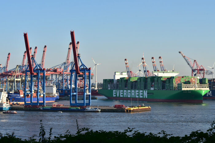 У порту Гамбург завершили днопоглиблення річки Ельба