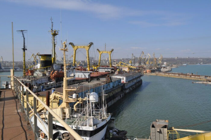 ФДМ продає майно Азовського судноремонтного заводу за 200 млн грн