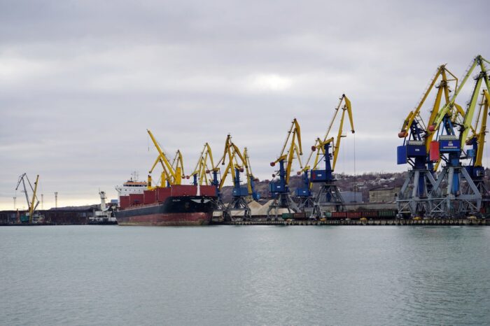 У Британії відкинули ідею послаблення санкцій в обмін на деблокаду портів України