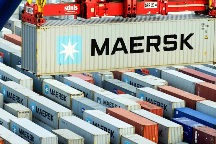 Maersk призупиняє контейнерні перевезення до РФ