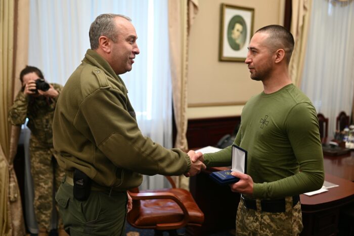 Український захисник острова Зміїний повернувся додому
