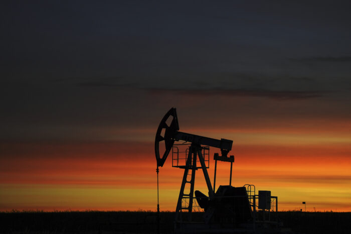 Ігноруючи совість: хто продовжує торгувати нафтою з рф?