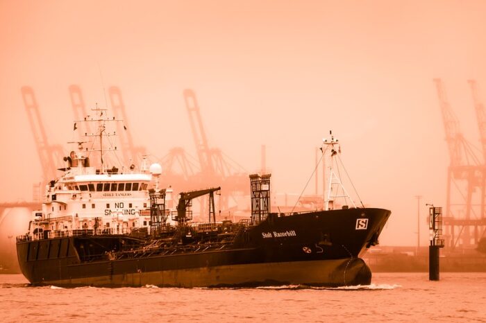 Російський танкерний флот у Європі починає зупинятися, – Bloomberg