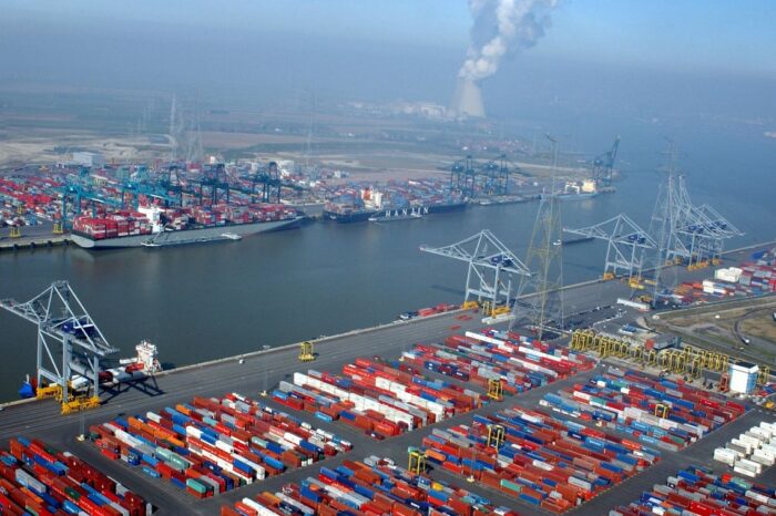 В бельгійських портах заблокували відправку до Росії 1,5 тис. контейнерів