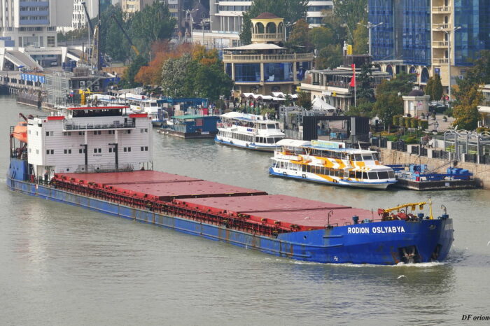 Два судна зіткнулися у Сулінському каналі на Дунаї