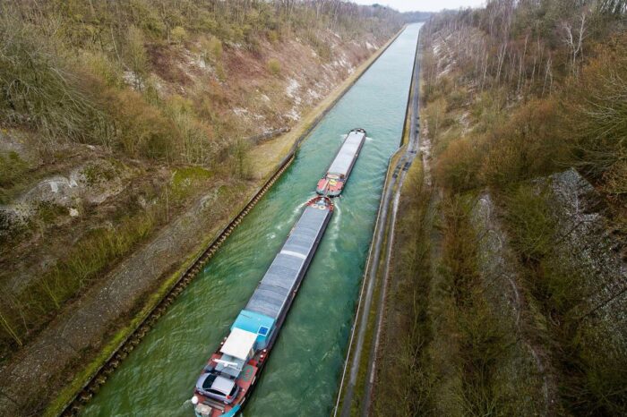 Між Парижем та Амстердамом прокладуть новий судноплавний канал