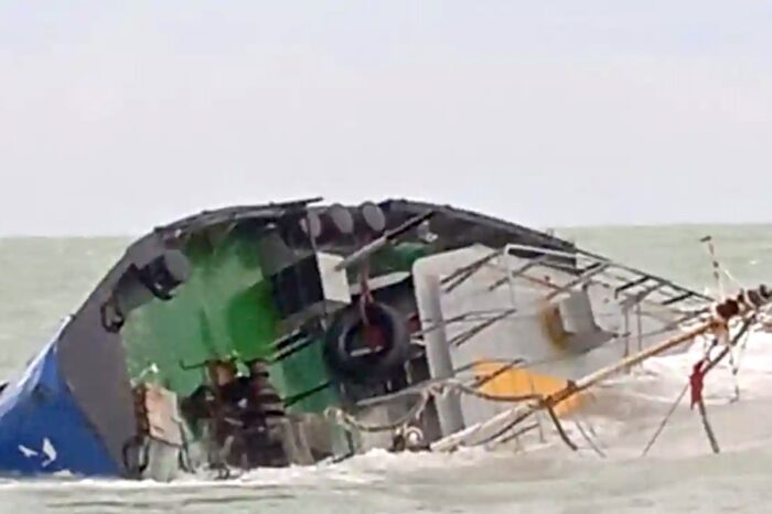 Біля берегів Тунісу затонув танкер із 750 тоннами дизпалива
