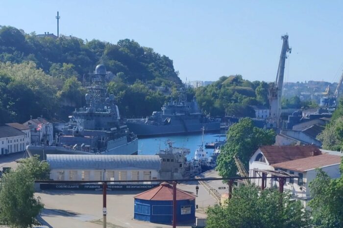 У Криму ремонтують три російські десантні кораблі