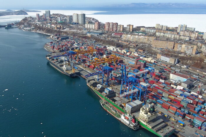 Нові «контейнерні реалії» рф: а чи допоможе Китай?