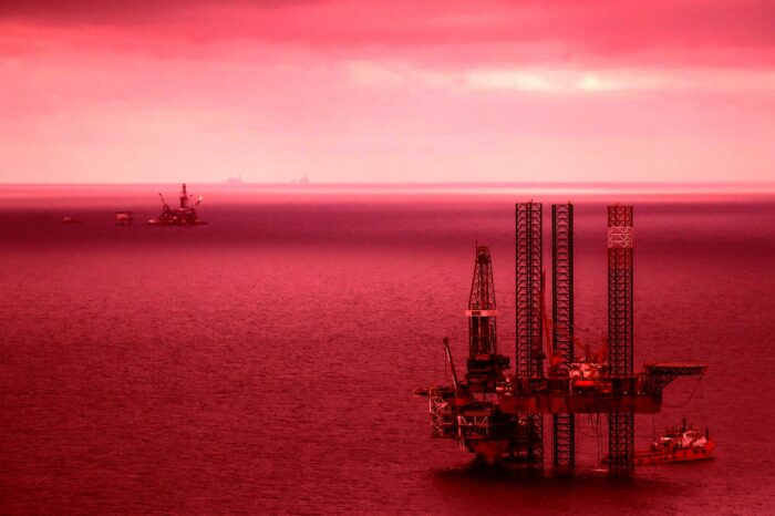 Кривава нафта: РФ продовжує заробляти на морських поставках