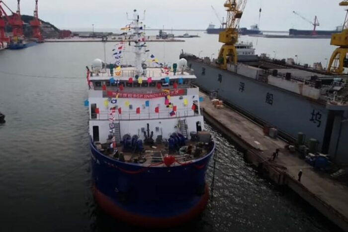 У Китаї побудували унікальне наукове судно для роботи на мілководді