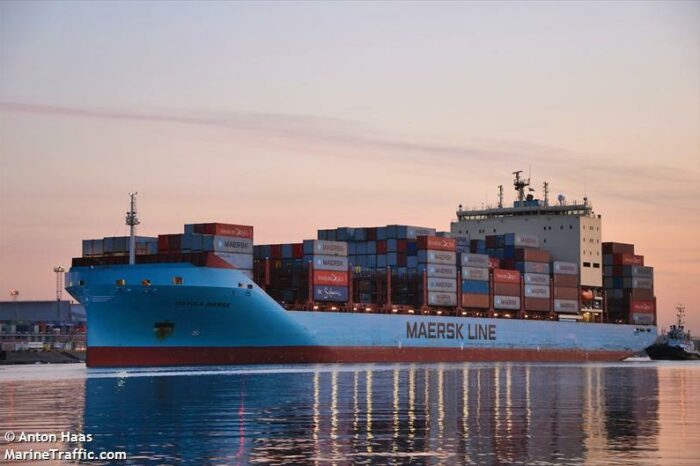 Maersk переводить "льодові" контейнеровози до Канади