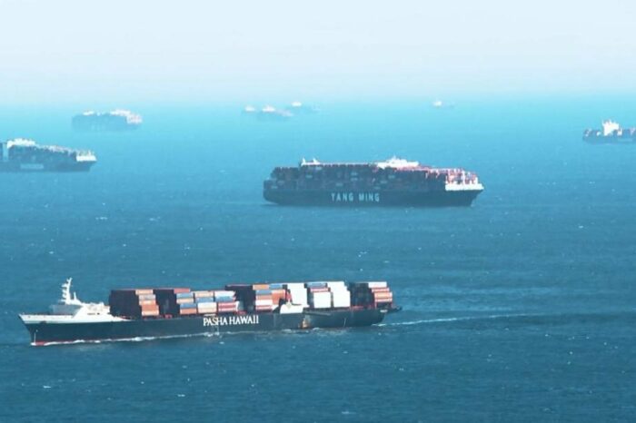 З усіх контейнеровозів світу — 36% стоять у заторах