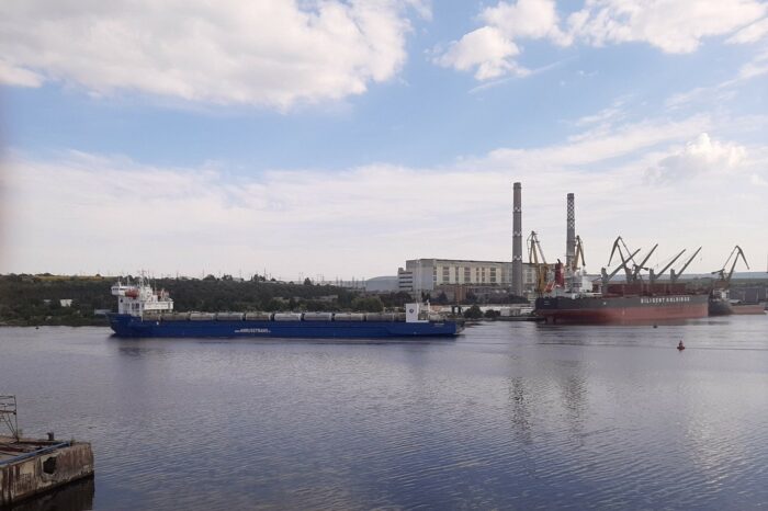 Російське судно з газом зайшло в порт Болгарії