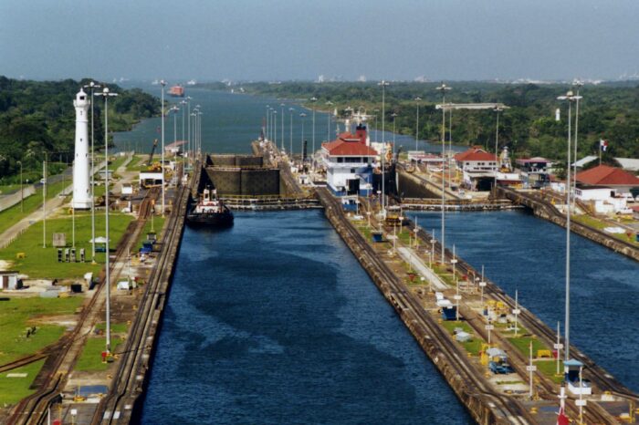 Панамський канал подорожчає для контейнеровозів