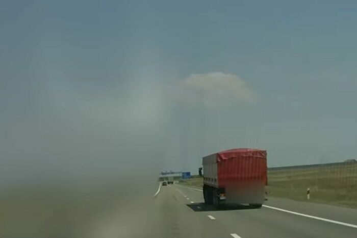 Колону вантажівок з українським зерном помітили у Криму