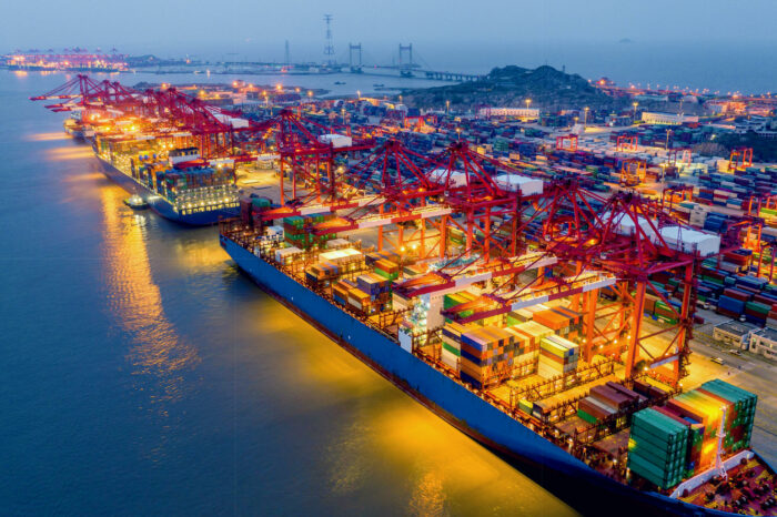 Контейнерообіг топ-5 портів світу за перше півріччя