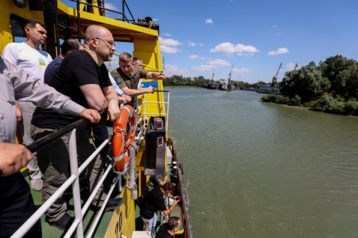 На Дунаї дозволили бункерувати судна біля портів