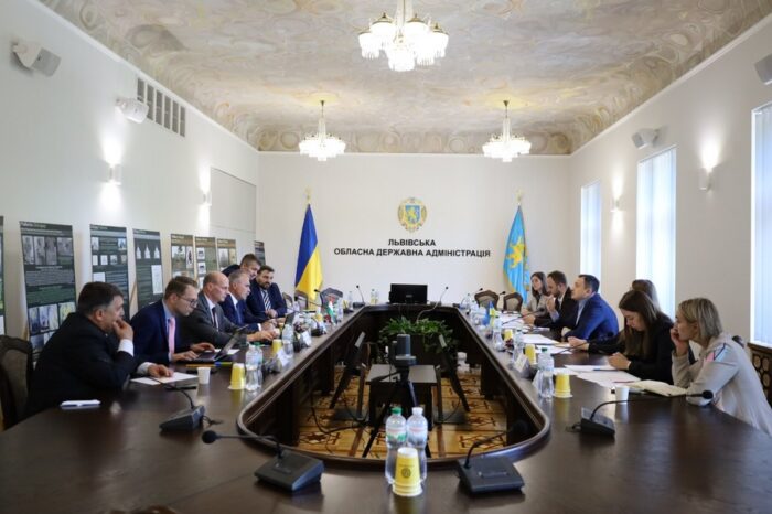 Україна та Угорщина хочуть збільшити потужності пропуску на спільному кордоні