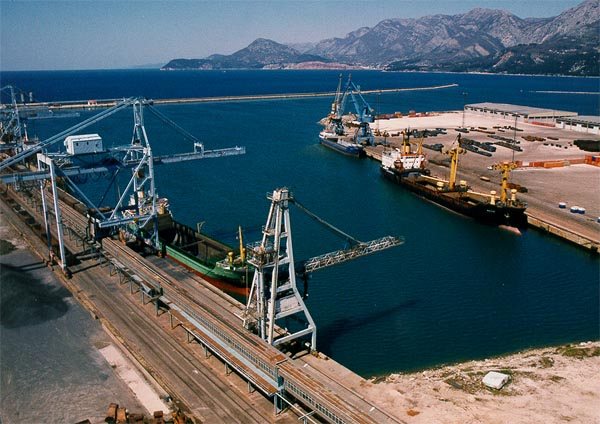 Чорногорія пропонує Україні транспортувати вантажі через порт Бар