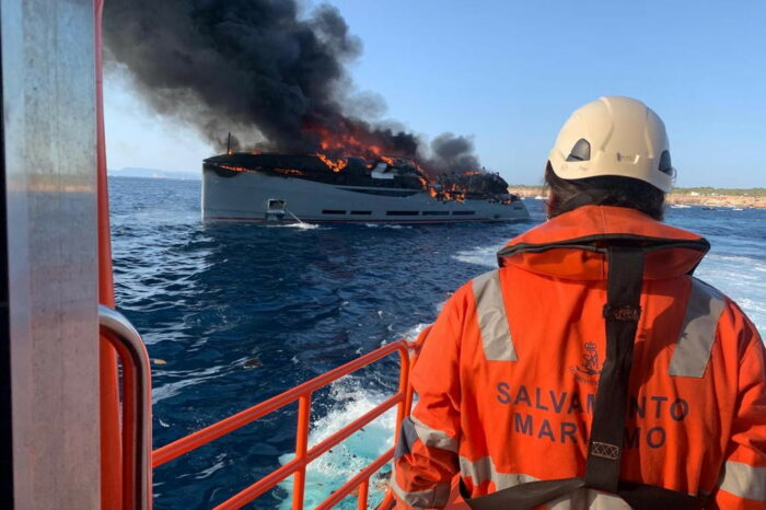 В Іспанії згоріла яхта вартістю $23 млн