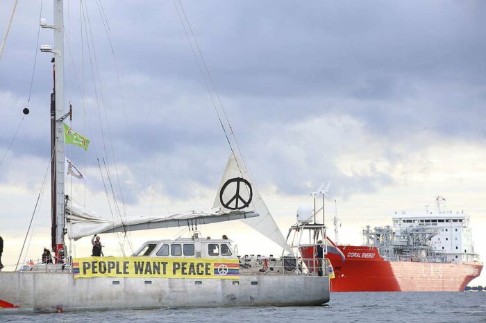 Greenpeace намагалися заблокувати газовоз із російським ЗПГ у Швеції