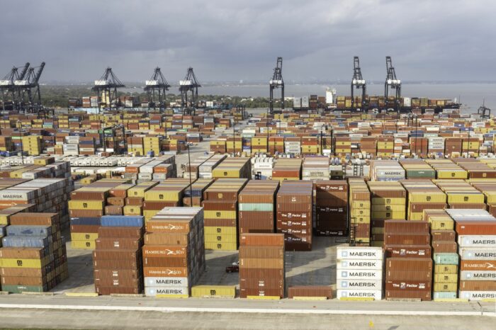 Контейнерний ринок зіткнувся з новою кризою: кількість контейнерів на складах росте